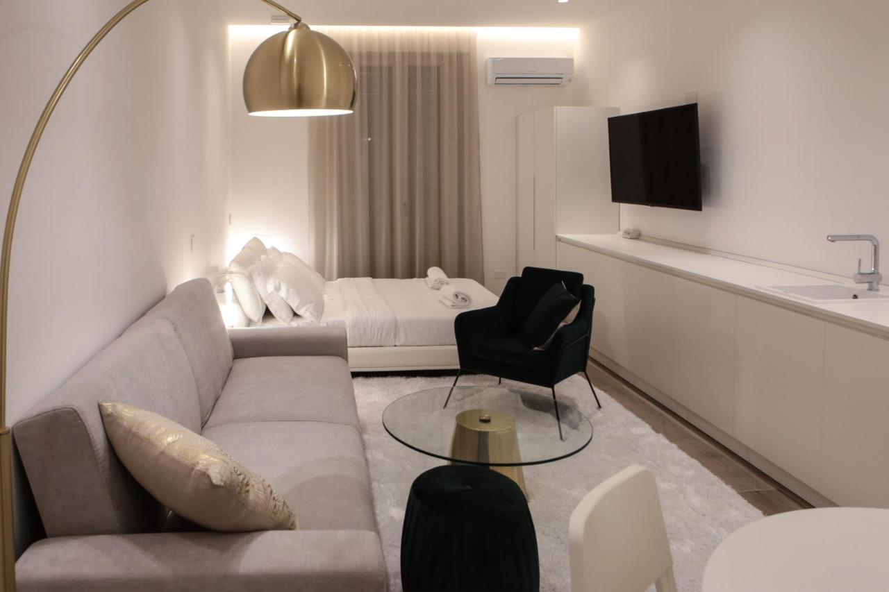 Loft Mono 3 Apartment กาญารี ภายนอก รูปภาพ